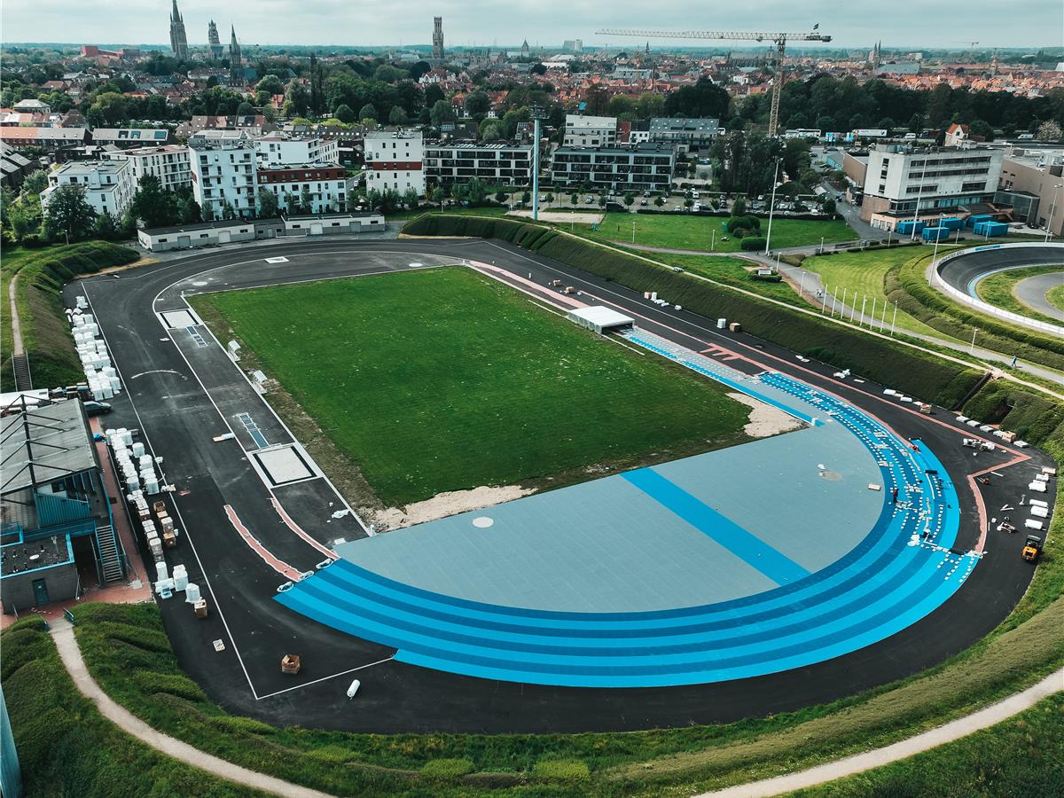 Atletiekpiste Brugge in aanbouw